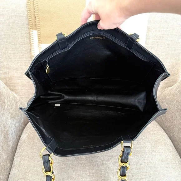 Authentic CHANEL black leather tote bag large gold GG chain straps - Picture 9 of 16